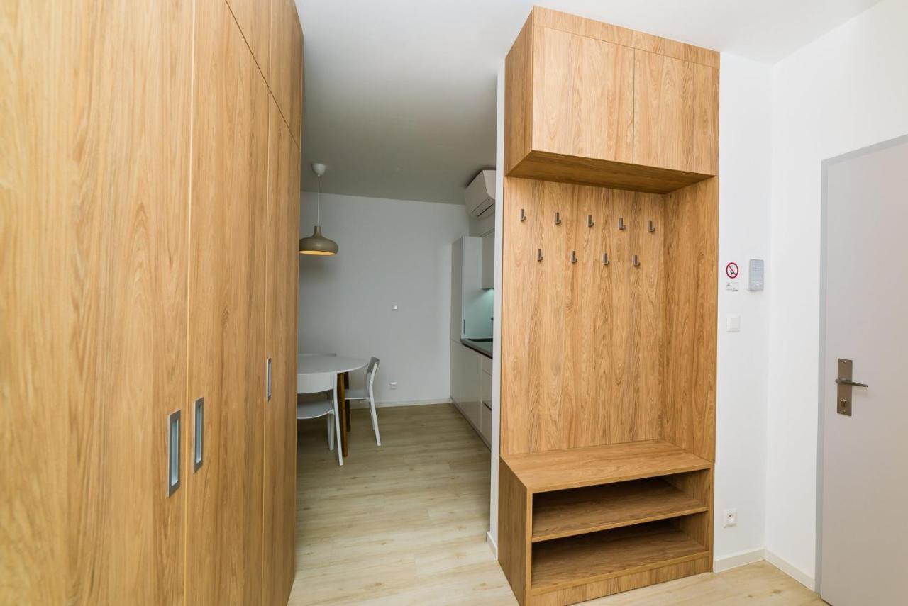 City Castle Apartments Free Parking 브라티슬라바 외부 사진
