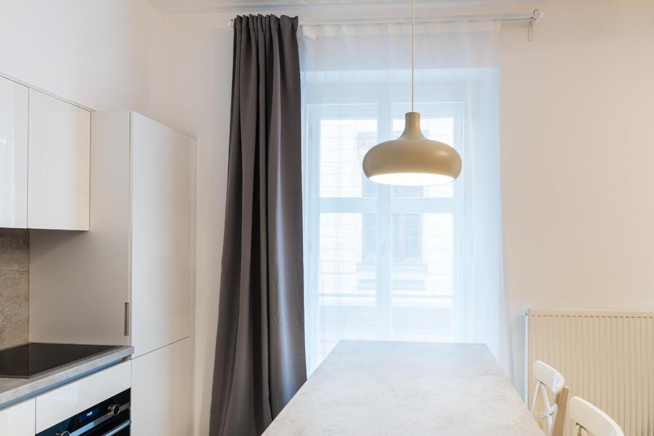 City Castle Apartments Free Parking 브라티슬라바 외부 사진